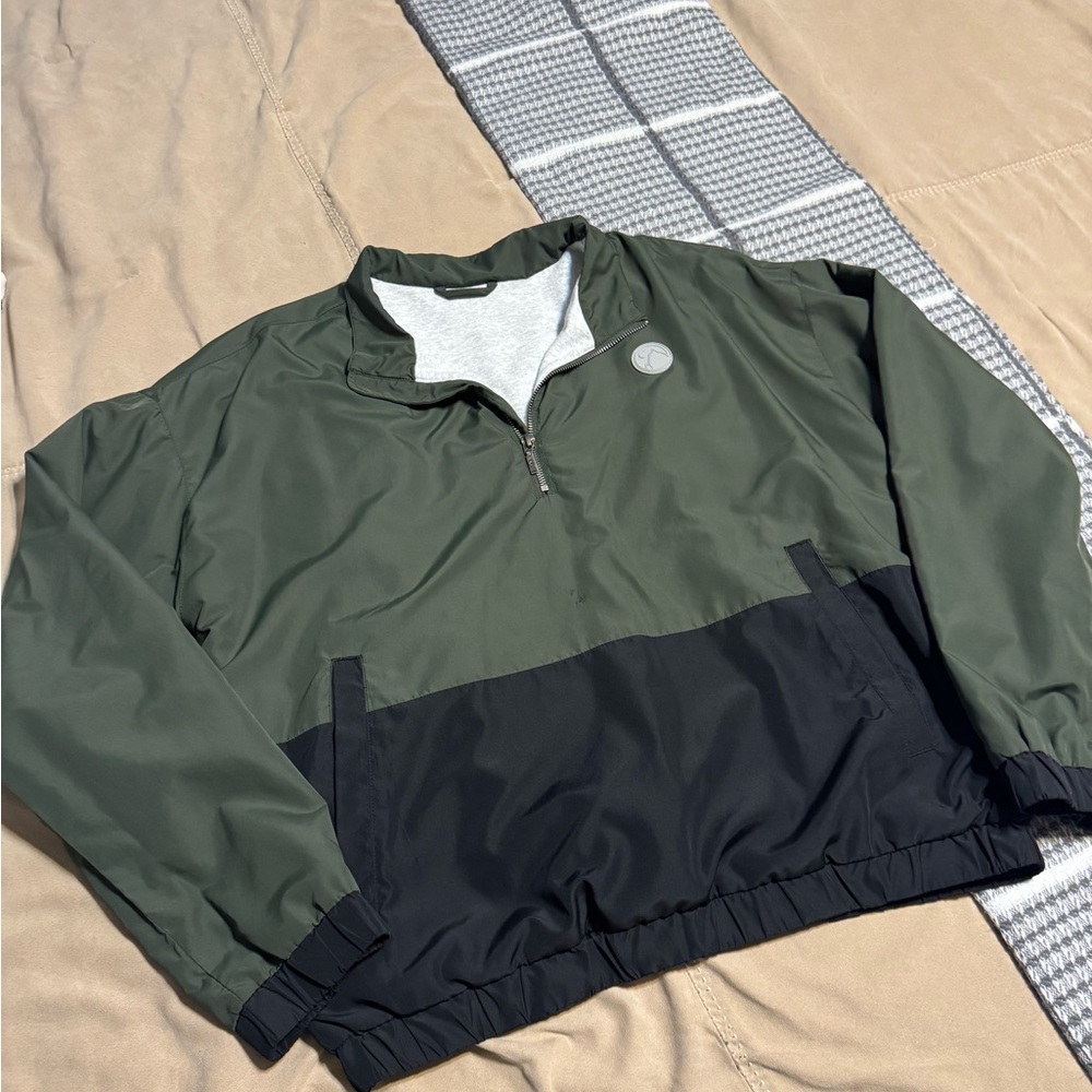 Zyia Green and Black Pullover